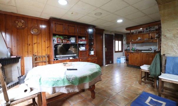 Återförsäljning - Fristående villa -
Heredades - Heredades - Village