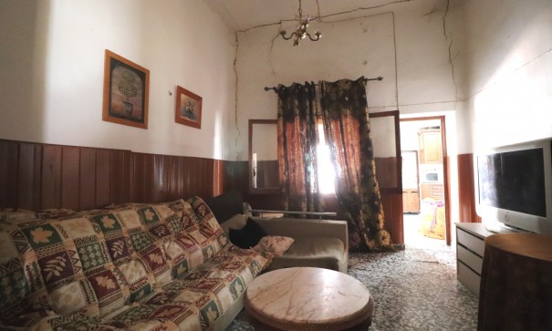 Återförsäljning - Fristående villa -
Heredades - Heredades - Village