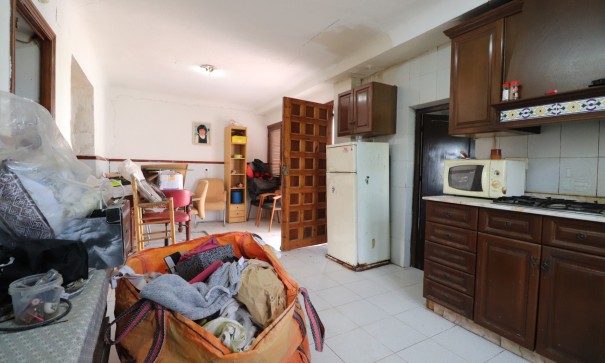 Återförsäljning - Fristående villa -
Heredades - Heredades - Village