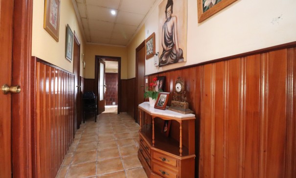 Återförsäljning - Fristående villa -
Heredades - Heredades - Village