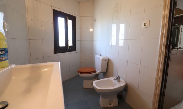 Återförsäljning - Fristående villa -
Heredades - Heredades - Village