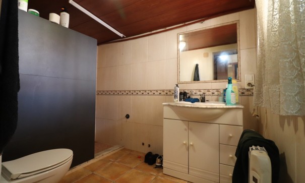 Återförsäljning - Fristående villa -
Heredades - Heredades - Village