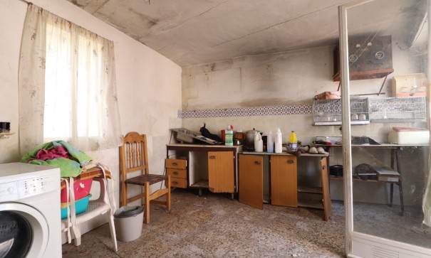 Återförsäljning - Fristående villa -
Heredades - Heredades - Village