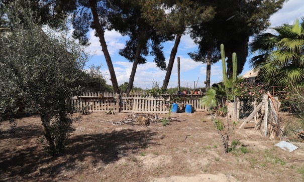 Återförsäljning - Fristående villa -
Heredades - Heredades - Village