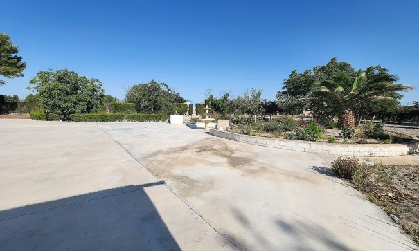 Sale - Finca Country Property -
Villena