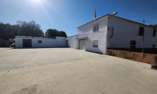 Sale - Finca Country Property -
Villena