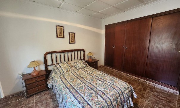 Sale - Finca Country Property -
Villena