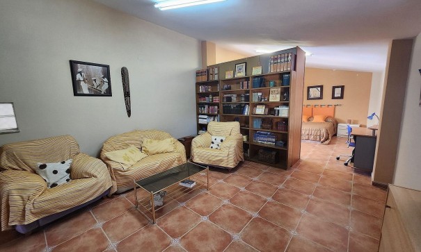Sale - Finca Country Property -
Villena