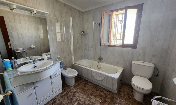 Sale - Finca Country Property -
Villena