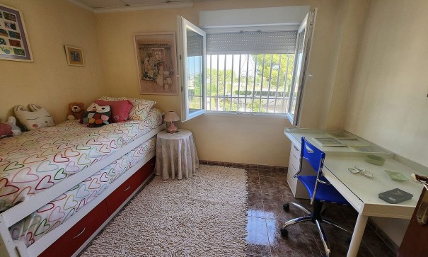 Sale - Finca Country Property -
Villena