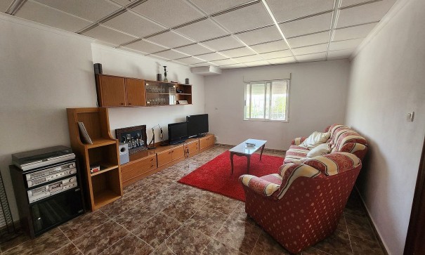 Sale - Finca Country Property -
Villena