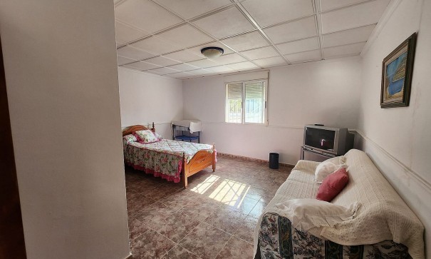 Sale - Finca Country Property -
Villena