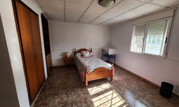 Sale - Finca Country Property -
Villena