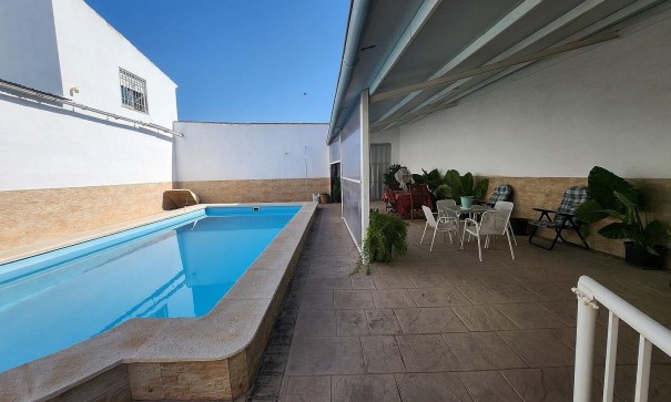 Sale - Finca Country Property -
Villena