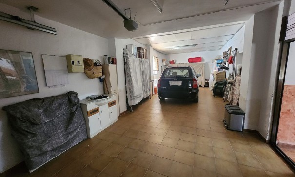 Sale - Finca Country Property -
Villena