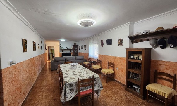 Sale - Finca Country Property -
Villena