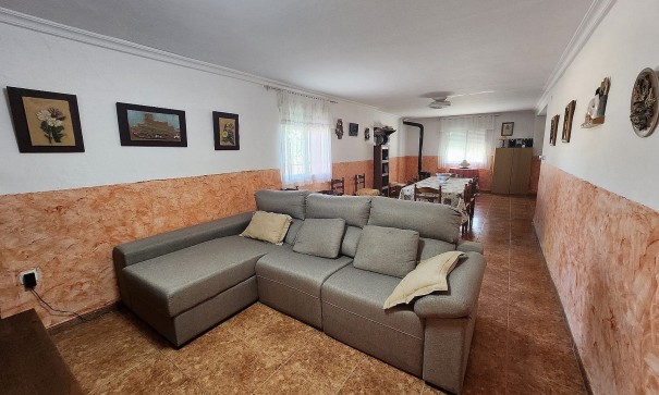 Sale - Finca Country Property -
Villena