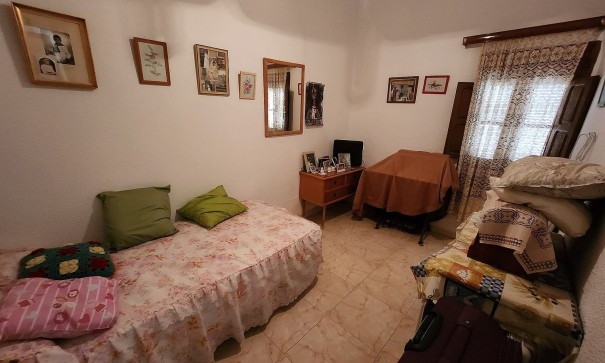 Resale - Stadthaus -
Yecla