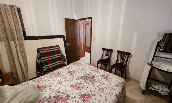 Resale - Stadthaus -
Yecla