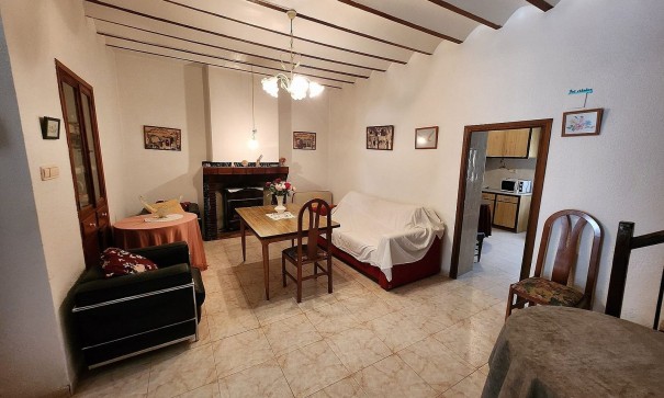 Resale - Stadthaus -
Yecla