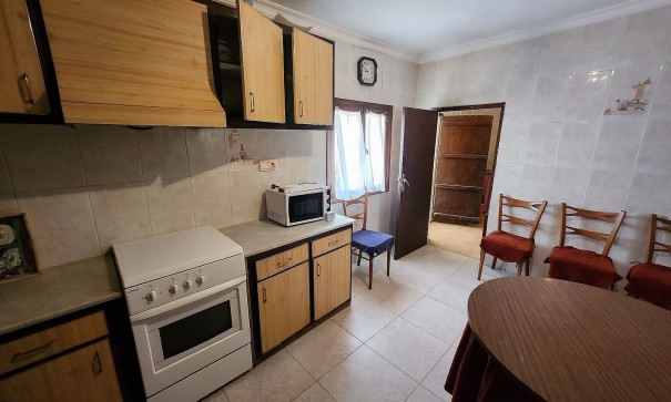 Resale - Stadthaus -
Yecla