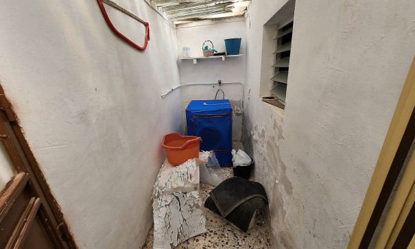 Resale - Stadthaus -
Yecla