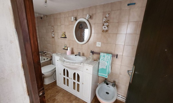 Resale - Stadthaus -
Yecla