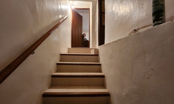 Resale - Stadthaus -
Yecla