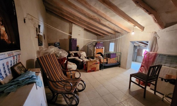 Resale - Stadthaus -
Yecla