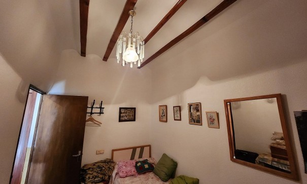 Resale - Stadthaus -
Yecla