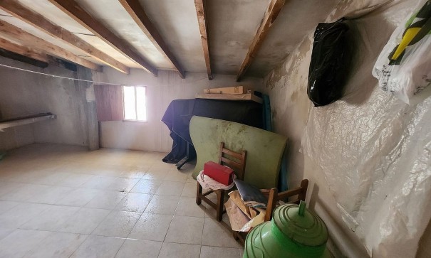 Resale - Stadthaus -
Yecla