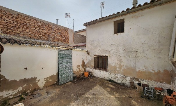 Resale - Stadthaus -
Yecla