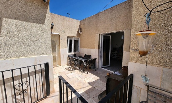 Videresalg - Finca landejendom -
Algueña