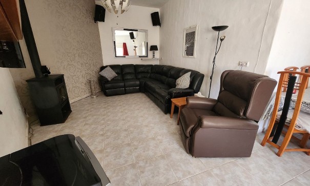 Videresalg - Finca landejendom -
Algueña