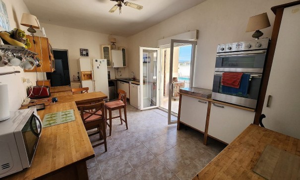 Videresalg - Finca landejendom -
Algueña