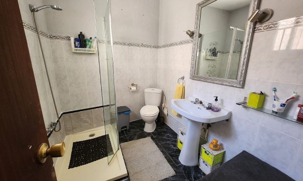 Videresalg - Finca landejendom -
Algueña