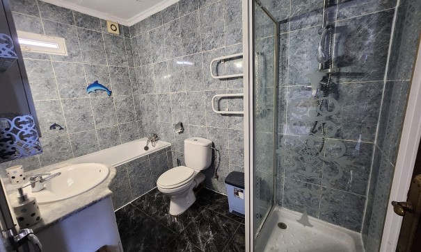 Videresalg - Finca landejendom -
Algueña