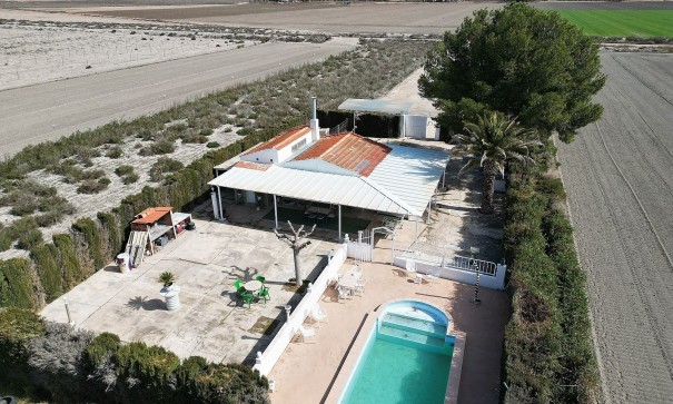 Videresalg - Fritliggende villa -
Villena