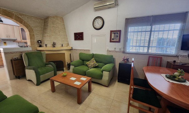 Videresalg - Fritliggende villa -
Villena