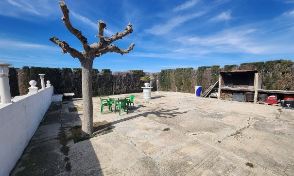 Videresalg - Fritliggende villa -
Villena