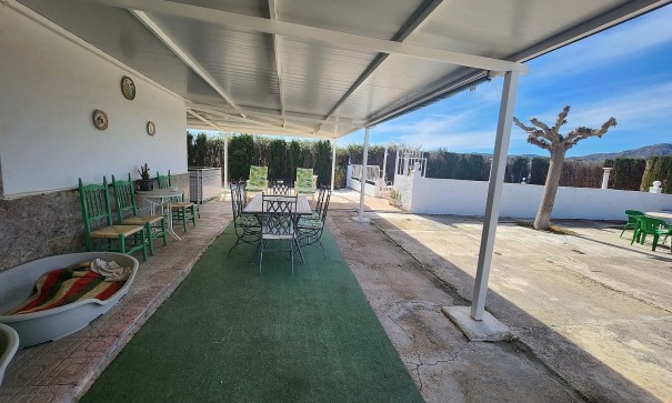 Videresalg - Fritliggende villa -
Villena