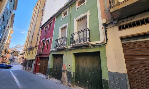 Resale - Stadthaus -
Villena