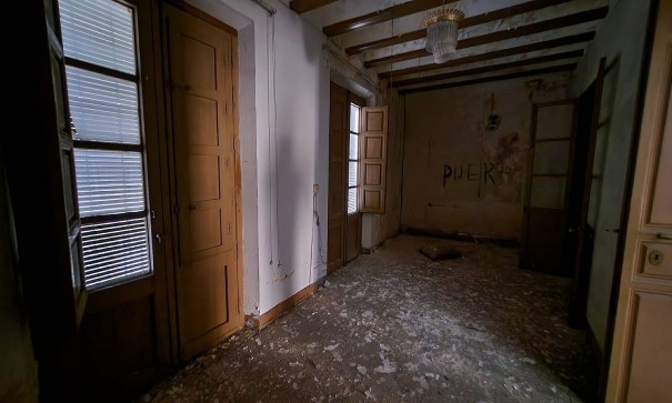 Resale - Stadthaus -
Villena