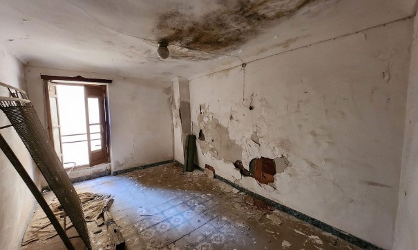 Resale - Stadthaus -
Villena