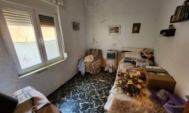 Sale - Town house -
Villena