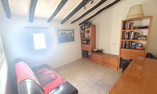 Videresalg - Byhus -
SAX