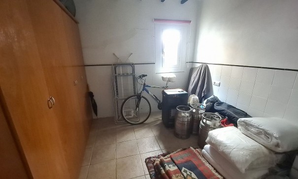 Videresalg - Byhus -
SAX