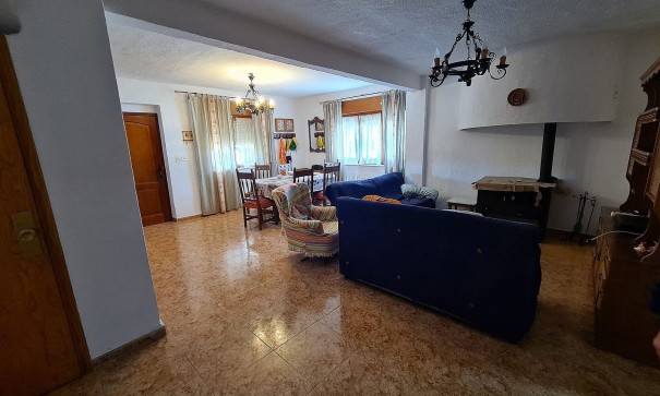 Sprzedaż - Finca nieruchomość wiejska -
SAX