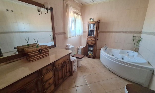 Återförsäljning - Fristående villa -
Pinoso