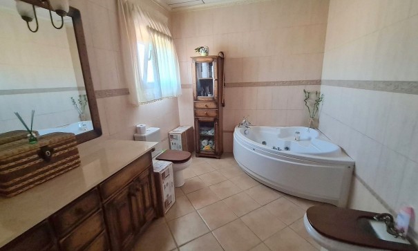 Återförsäljning - Fristående villa -
Pinoso